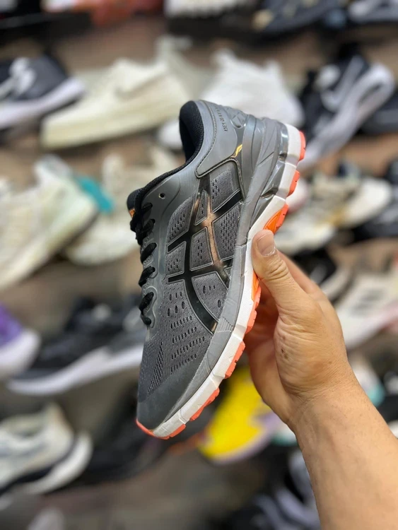 کتونی ورزشی آسیکس Asics طوسی مشکی – مناسب دویدن و تمرین