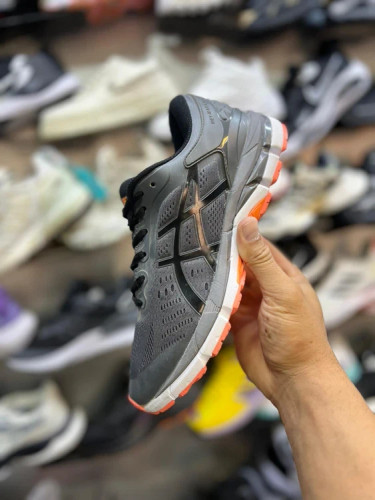 کتونی ورزشی آسیکس Asics طوسی مشکی – مناسب دویدن و تمرین