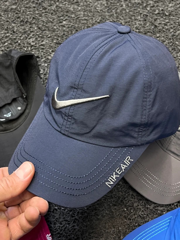 کلاه اسپرت زنانه و مردانه اورجینال برند نایک nikeجنس تاسلون بهترین کیفیت